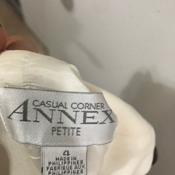 Worn only a few times!! LIKE NEW!!! Petite Suite Separates Professional Top Sz 4 - Picture 2 of 2